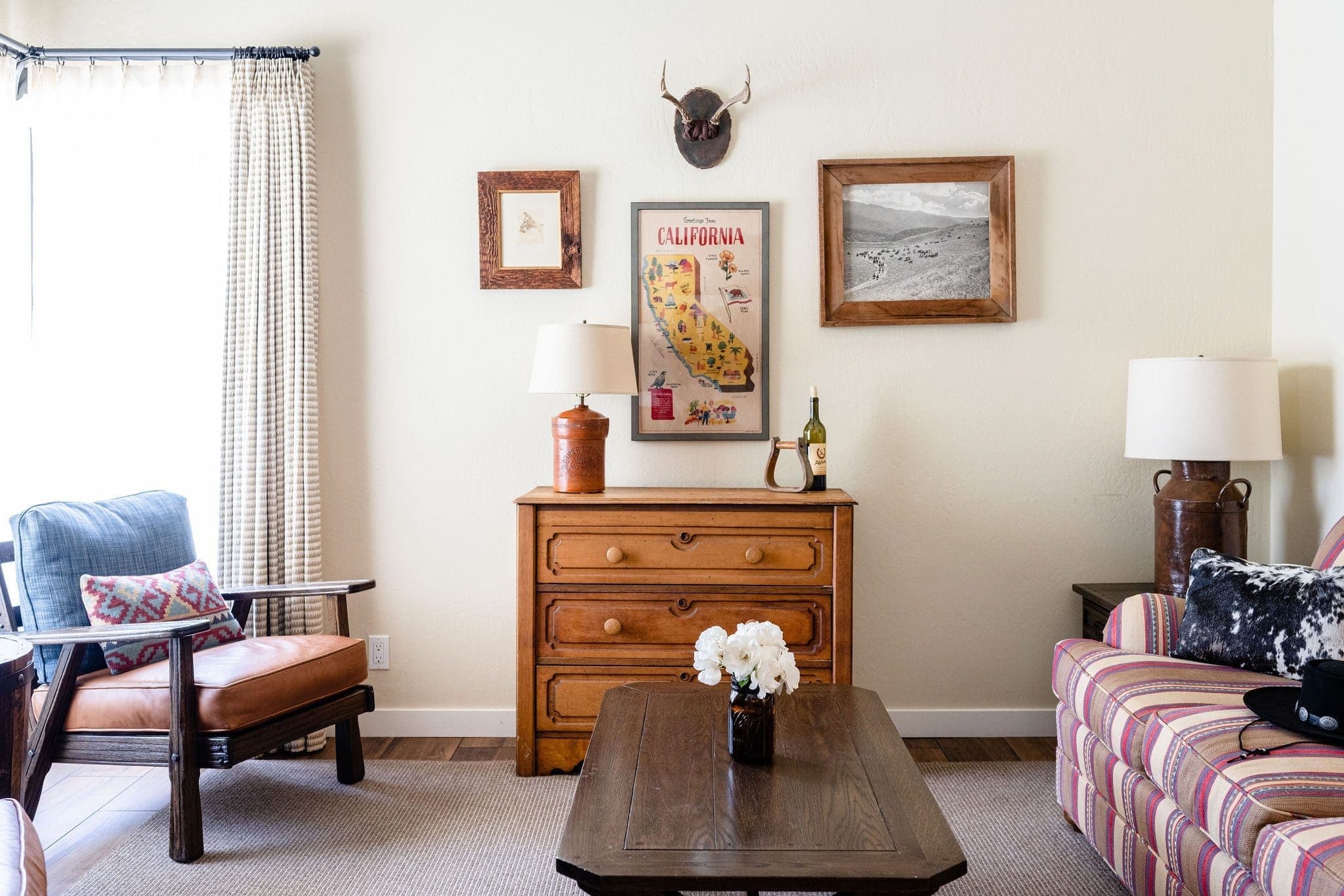 seating area in Superior Cottage