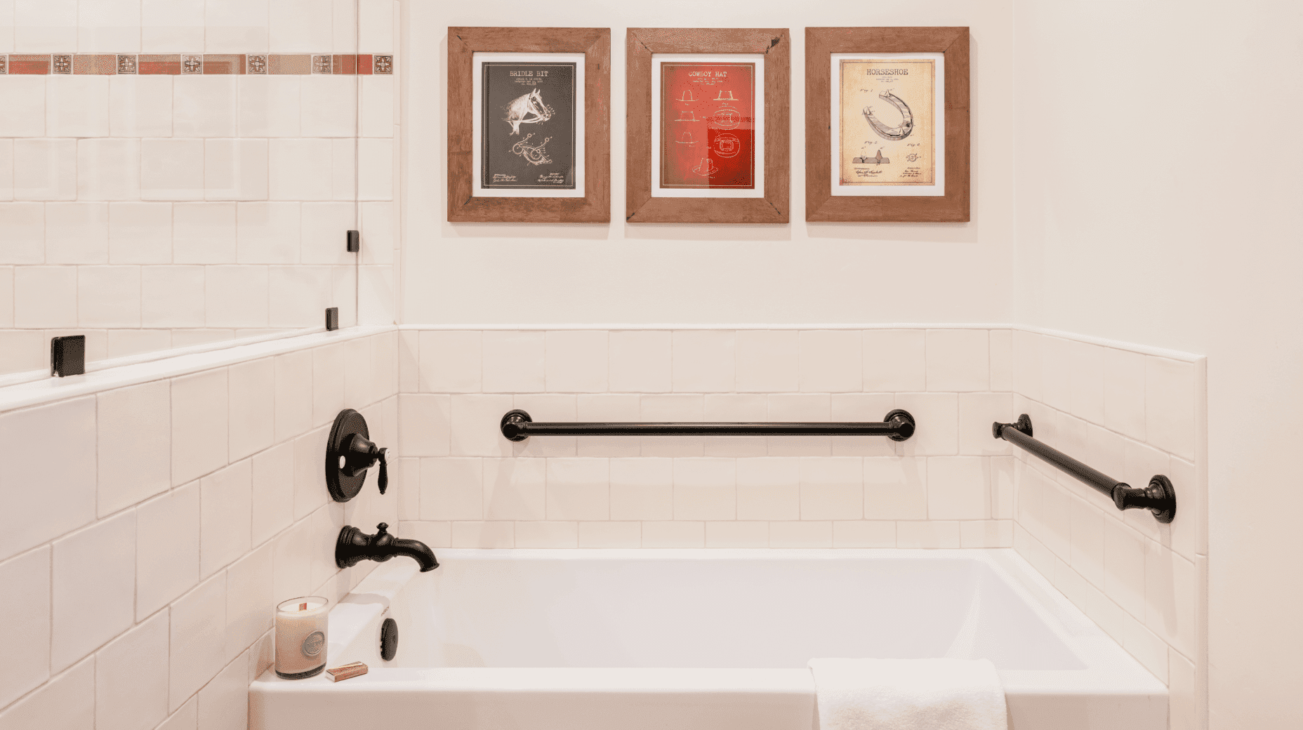 interior of bath tub in Jackson House room