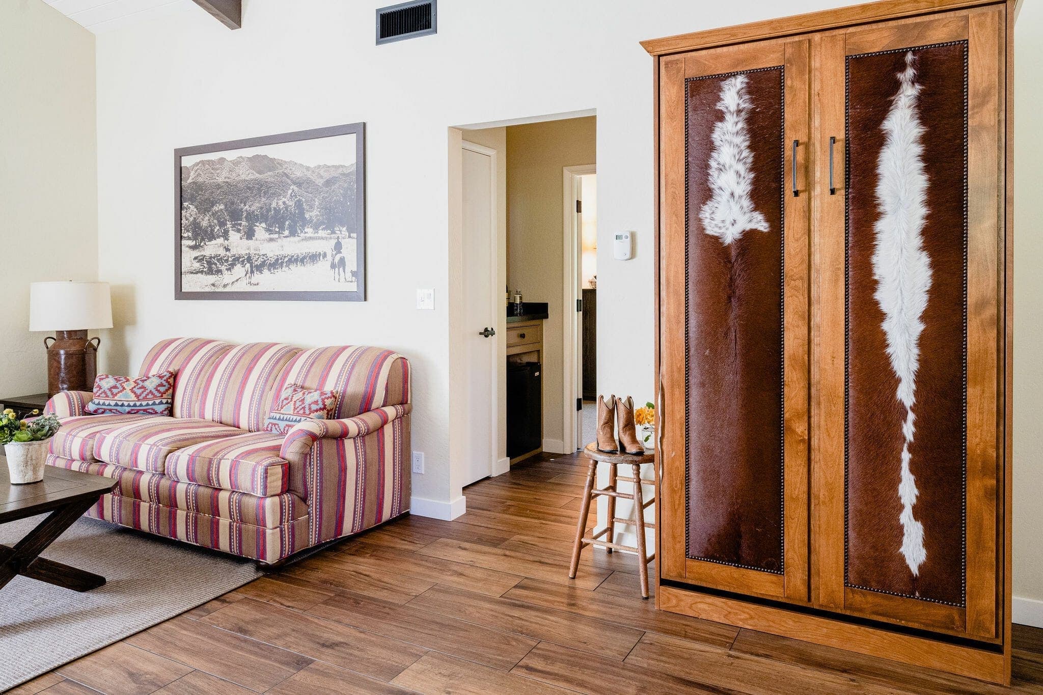 couch and armour in the superior cottage