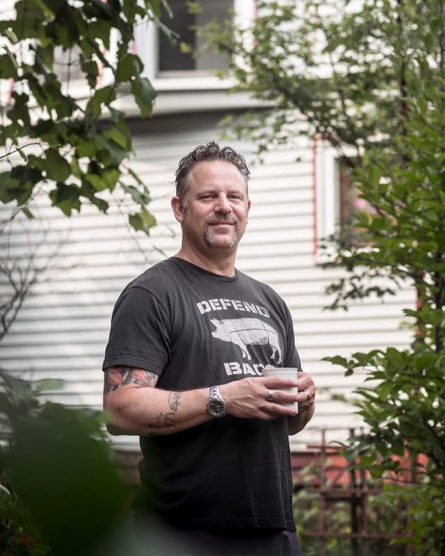 Head shot of Andy Husbands