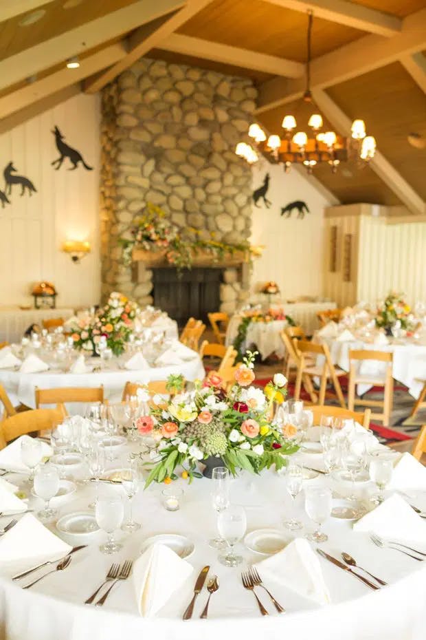 interior wedding dinner setting
